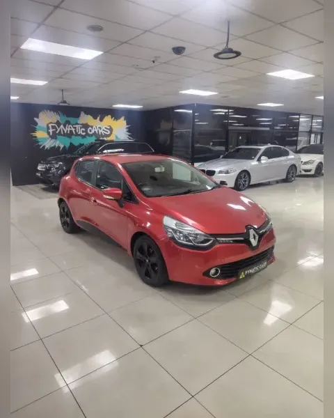 2013 Renault Clio IV 900T Expression 5-dr (66kW)
